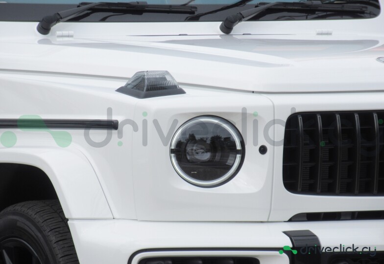Mercedes G-class White