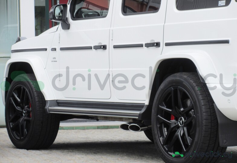 Mercedes G-class White