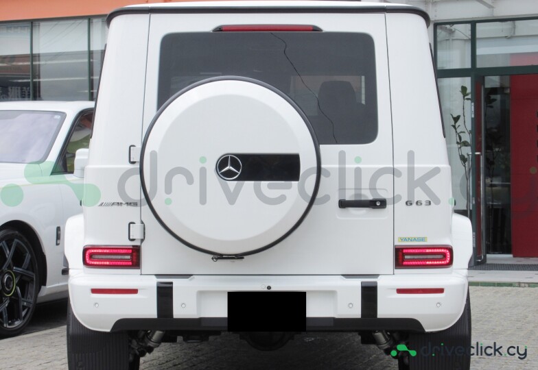 Mercedes G-class White