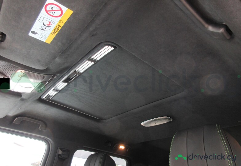 Mercedes G-class White