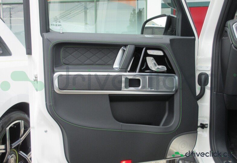 Mercedes G-class White