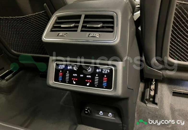 Audi Q8 e-tron White