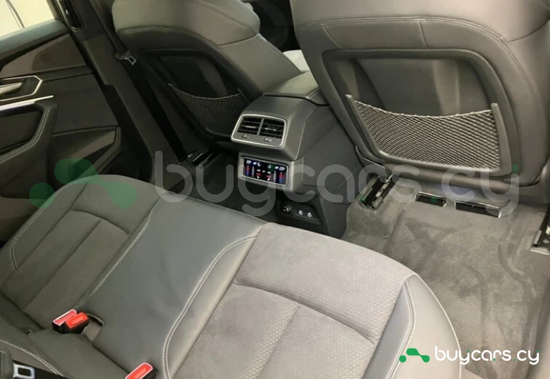 Audi Q8 e-tron White