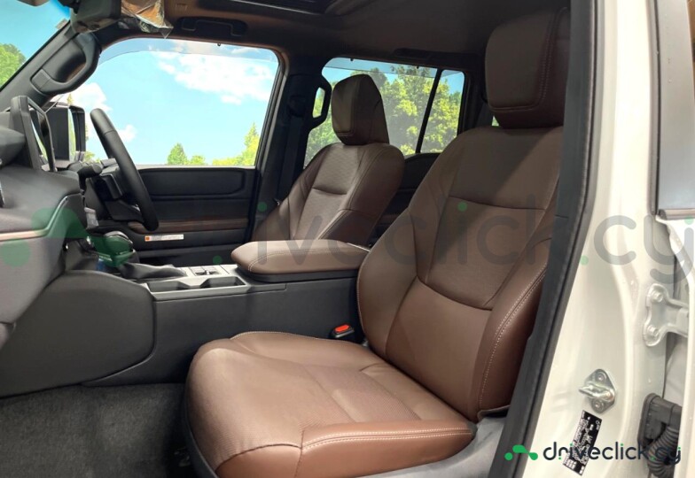 Toyota Land Cruiser 250 White