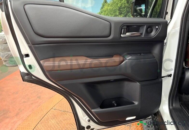 Toyota Land Cruiser 250 White