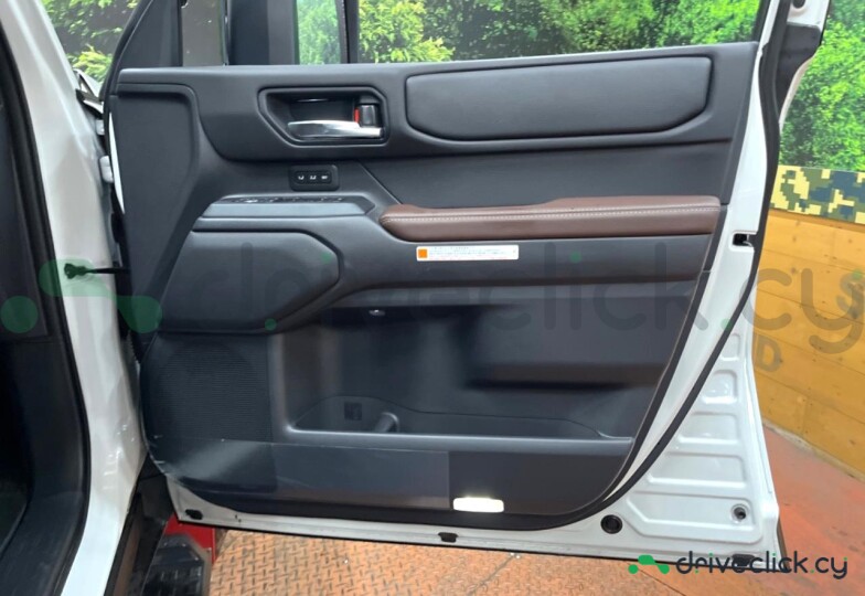 Toyota Land Cruiser 250 White