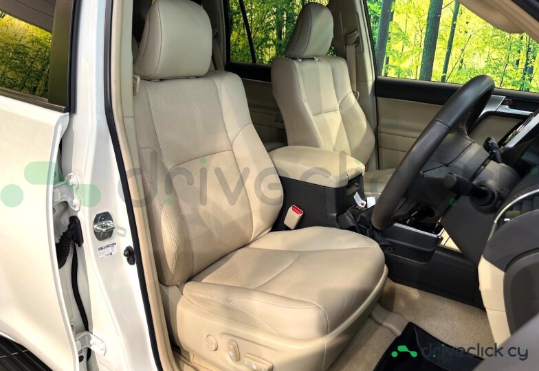 Toyota Land Cruiser Prado White