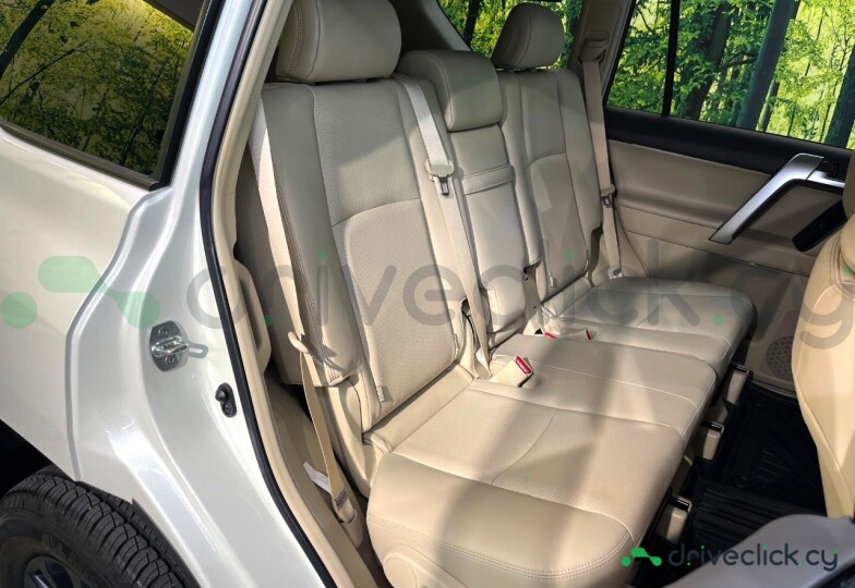 Toyota Land Cruiser Prado White