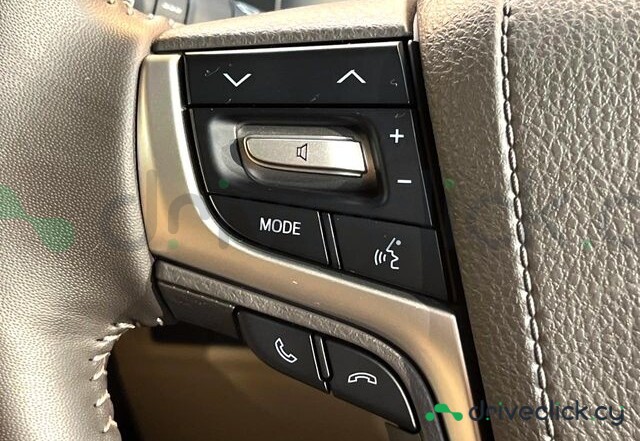 Toyota Land Cruiser Prado White