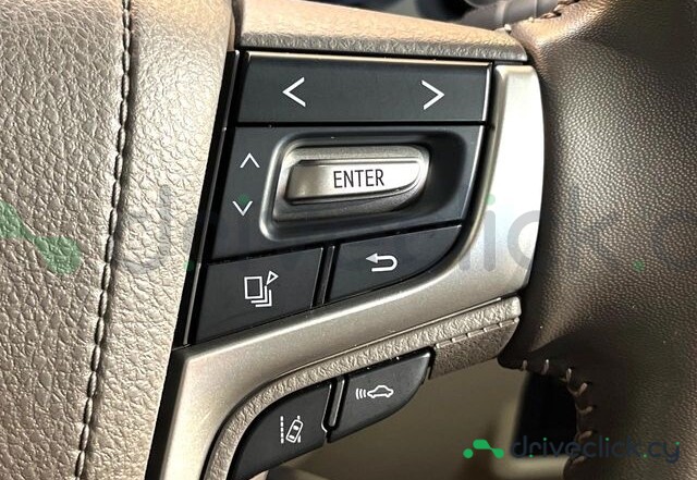 Toyota Land Cruiser Prado White