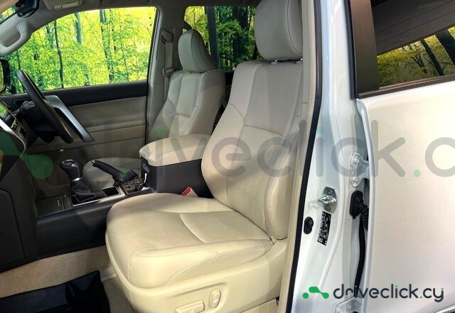 Toyota Land Cruiser Prado White