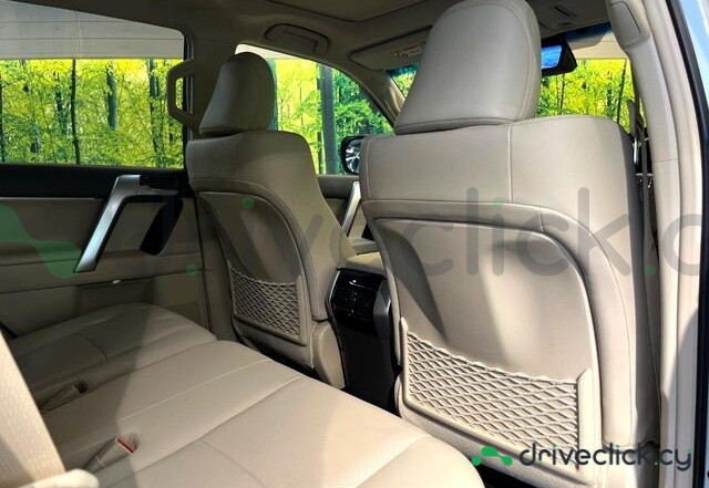 Toyota Land Cruiser Prado White