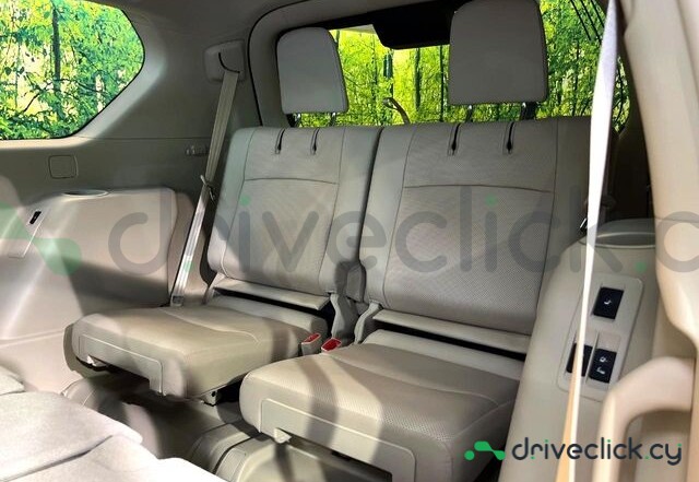 Toyota Land Cruiser Prado White