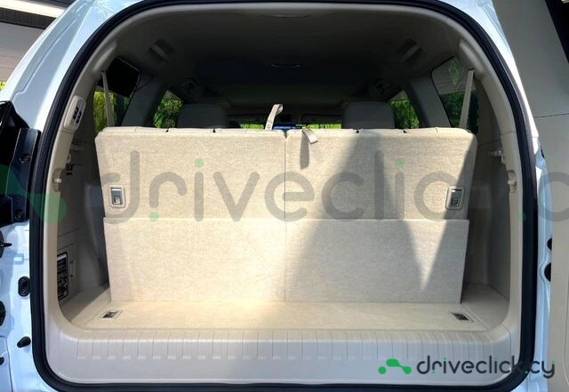 Toyota Land Cruiser Prado White