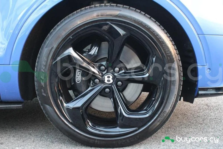 Bentley Bentayga Синий