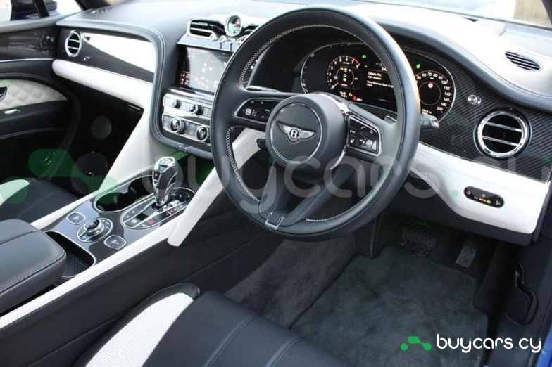Bentley Bentayga Синий