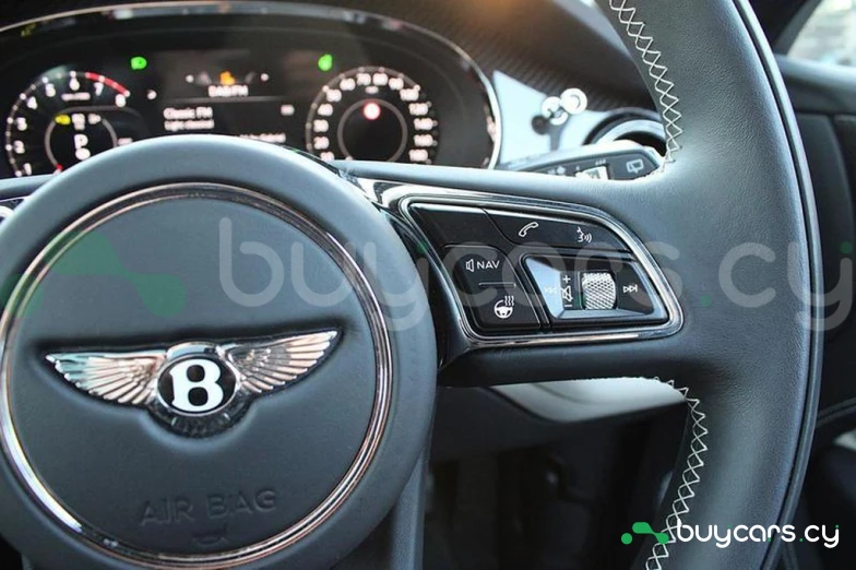 Bentley Bentayga Синий