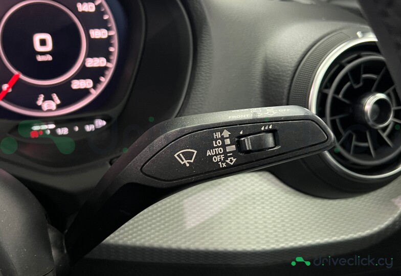 Audi Q2 Grey