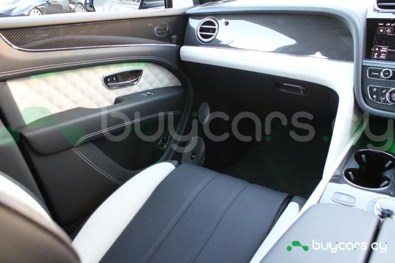 Bentley Bentayga Синий