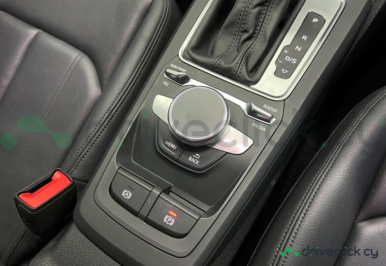 Audi Q2 Grey