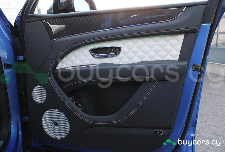 Bentley Bentayga Синий