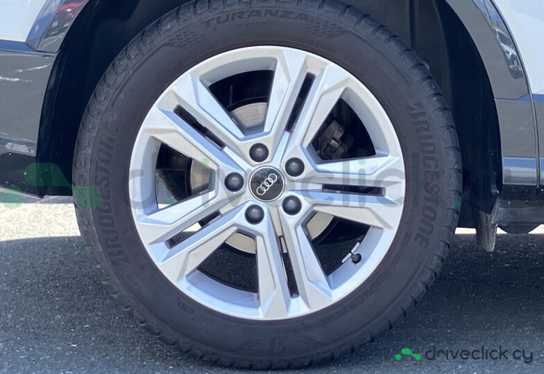 Audi Q2 White