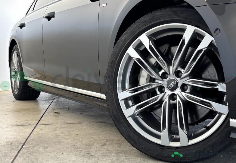 Audi A8 Black