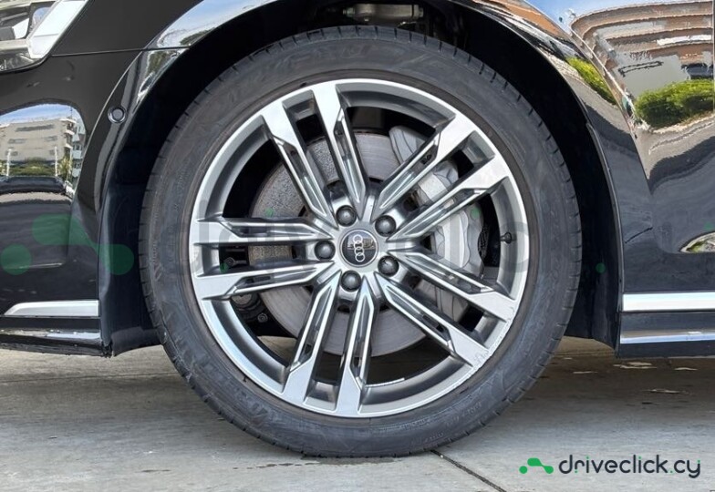 Audi A8 Black