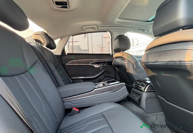 Audi A8 Black
