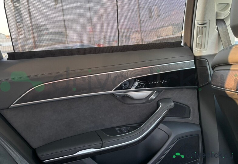 Audi A8 Black