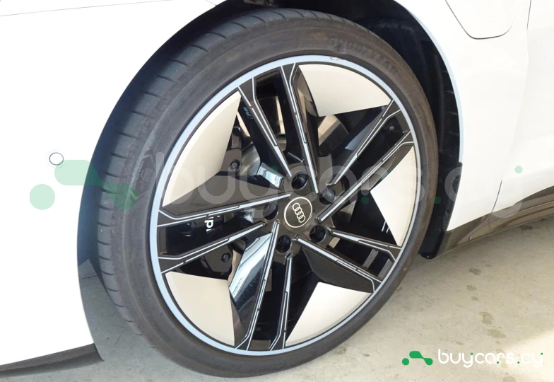 Audi RS e-tron GT Белый