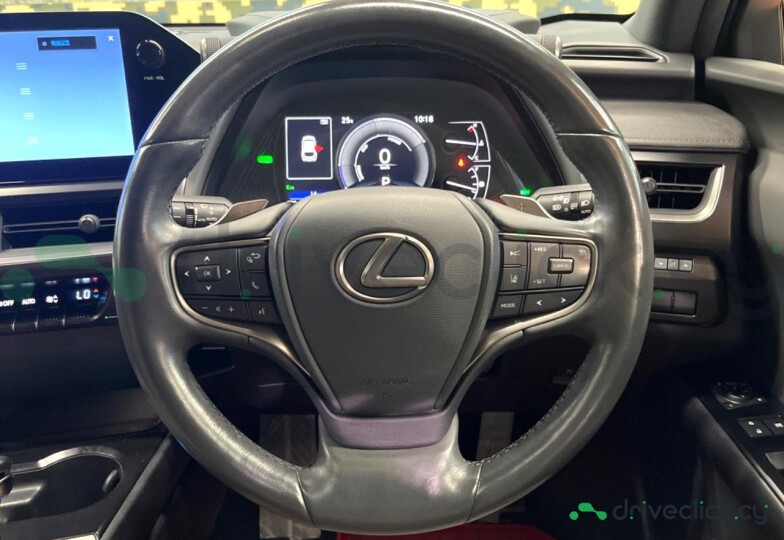 Lexus UX Green