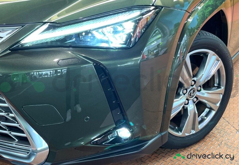 Lexus UX Green