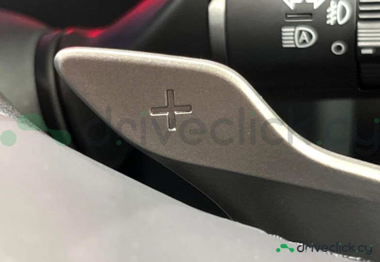 Lexus UX Green