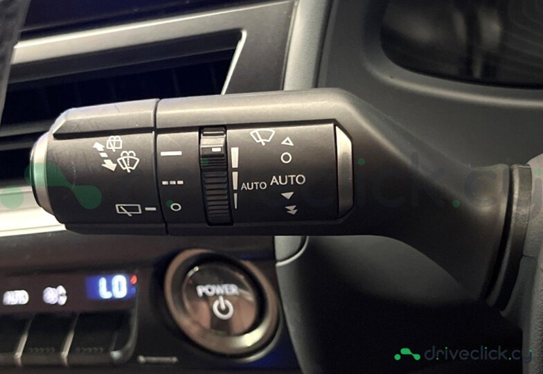Lexus UX Green