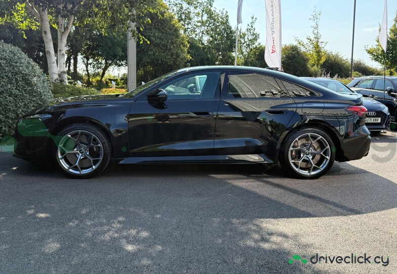 Audi RS5 Black