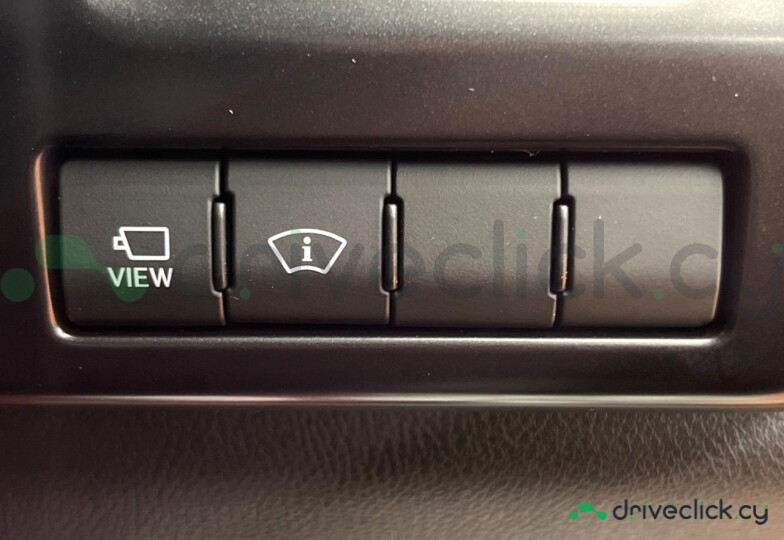 Lexus UX Green