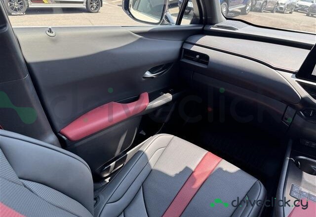 Lexus UX White