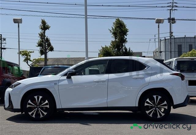 Lexus UX White