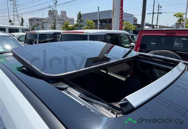 Lexus UX White