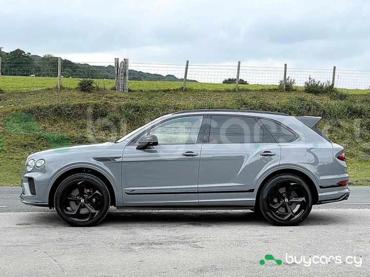 Bentley Bentayga Серый