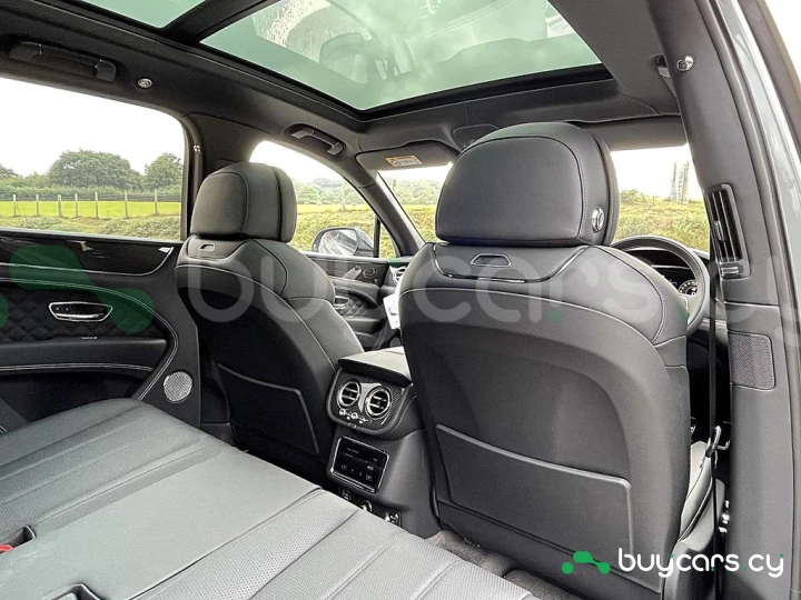 Bentley Bentayga Серый