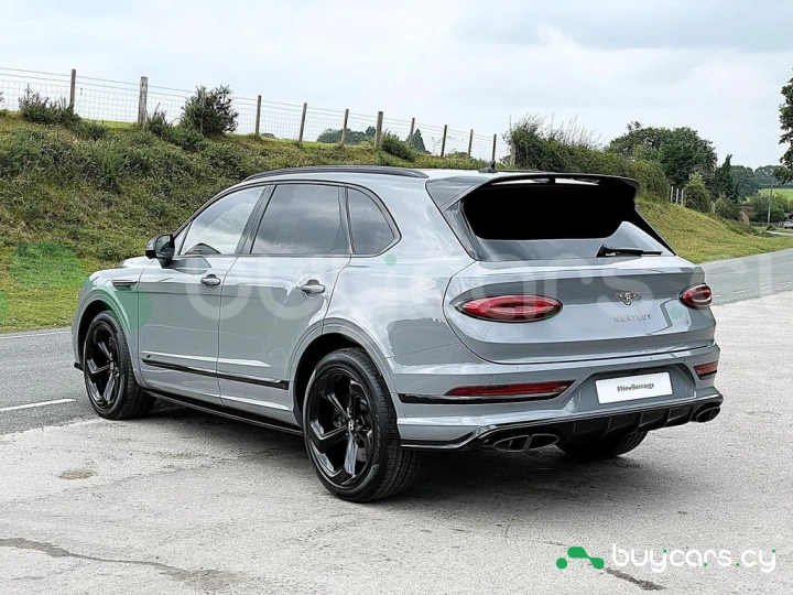 Bentley Bentayga Серый