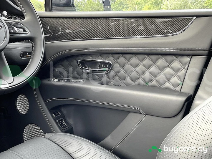 Bentley Bentayga Серый