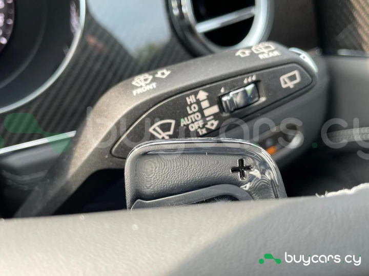 Bentley Bentayga Серый