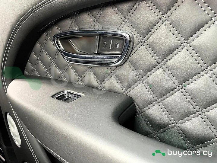 Bentley Bentayga Серый