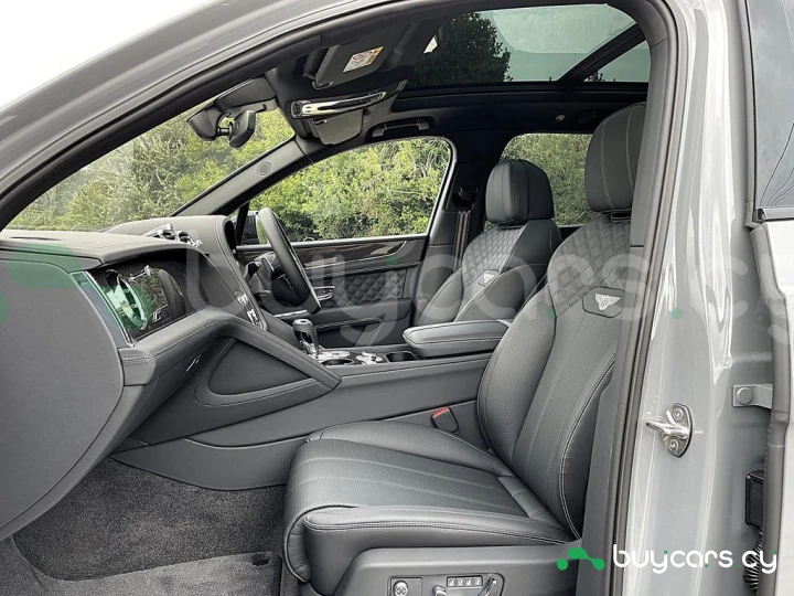 Bentley Bentayga Серый