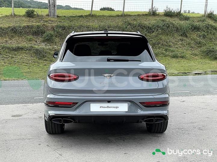 Bentley Bentayga Серый