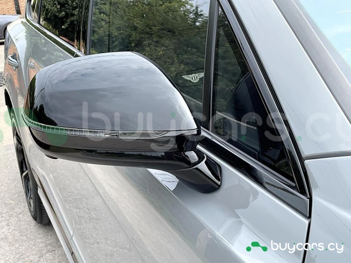 Bentley Bentayga Серый