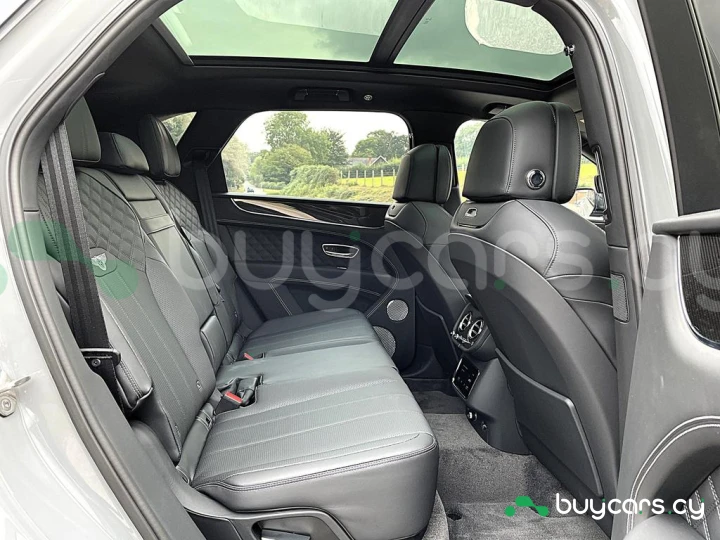Bentley Bentayga Серый